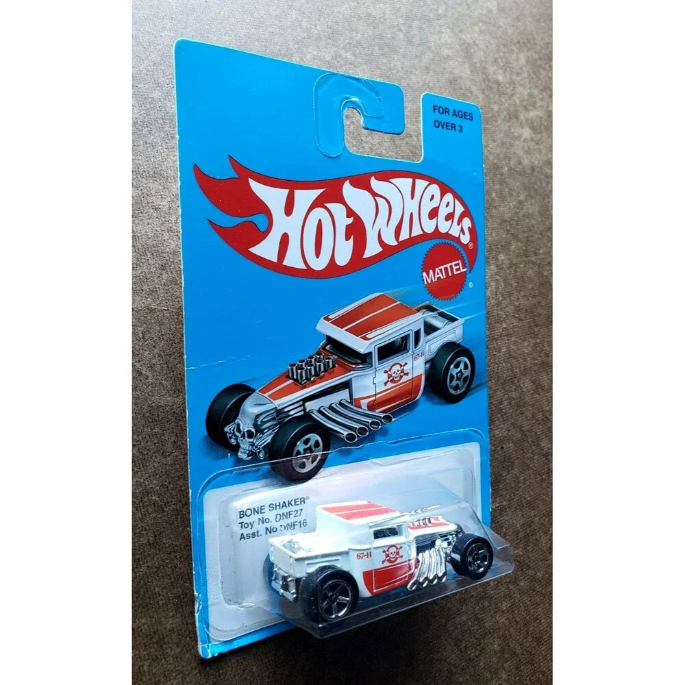 2016 Hot Wheels BONE SHAKER Matte White RETRO STYLE SERIES Toy #DNF27 1:64 5-SP